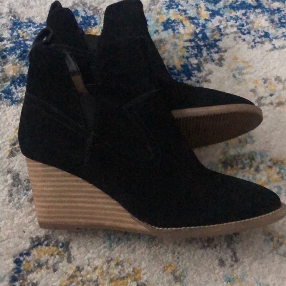 Blonde waterproof shoe size 7